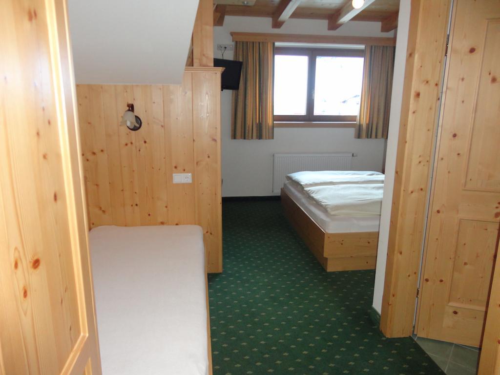 קלטנבאך Hotel Garni Klocker חדר תמונה